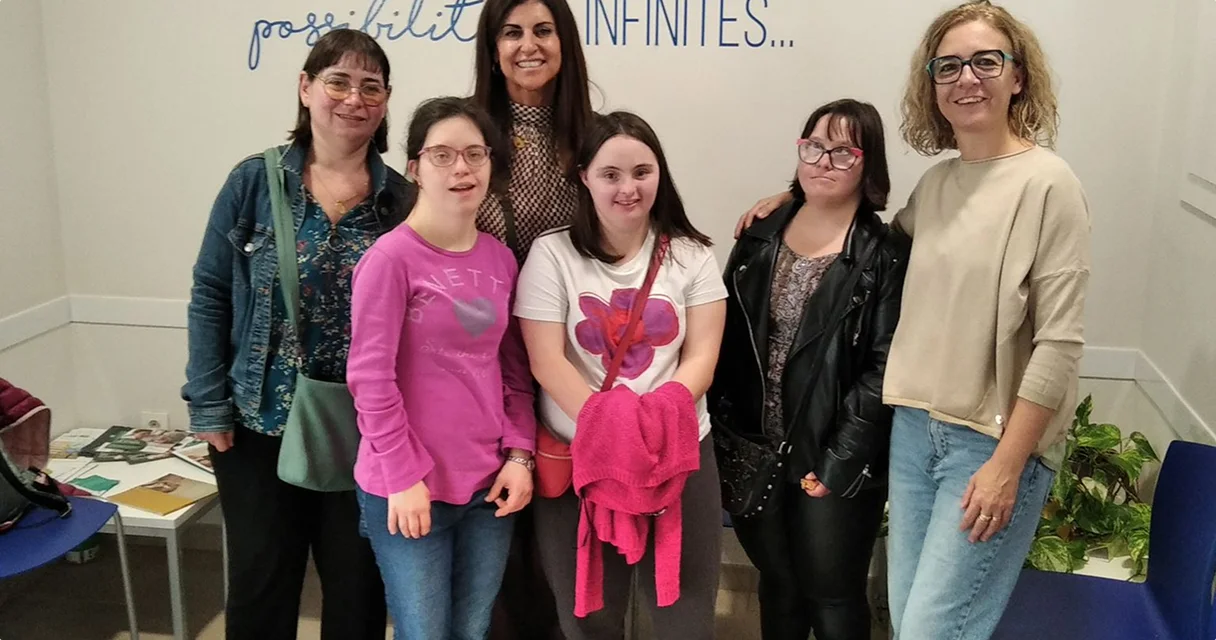 Visita de representantes de AKKO a Down Lleida